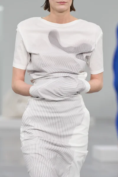 Look 11